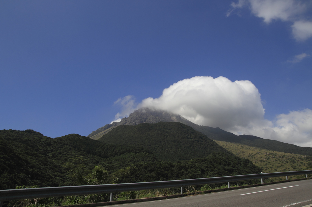 山頂は雲の中