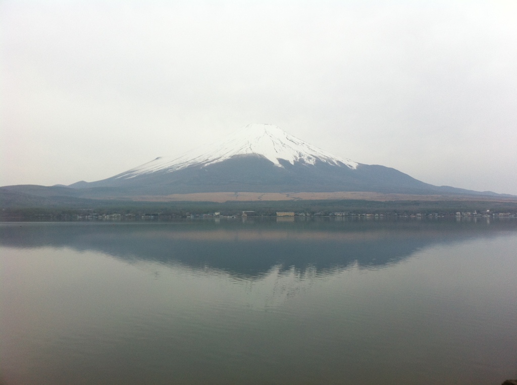 山中湖畔から
