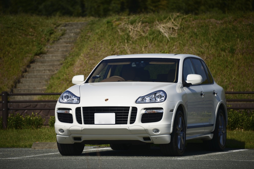 PORSCHE CAYENNE GTS