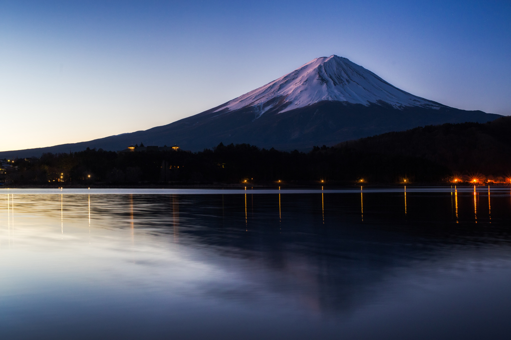 富士の夜明け