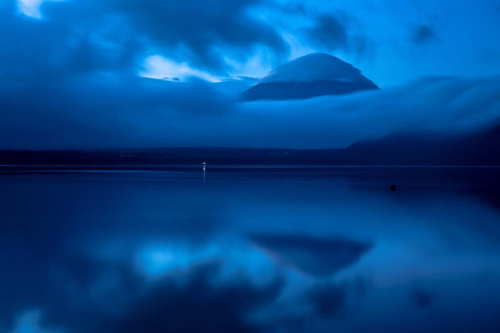 BLUE MIRROR