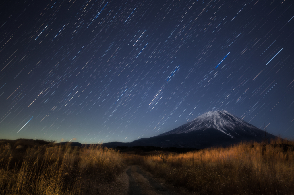 朝霧高原に星が降る