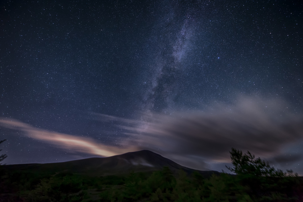 浅間山と満天の星空 〜神奈月〜