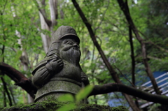 麻苧の滝自然公園の石像（１）