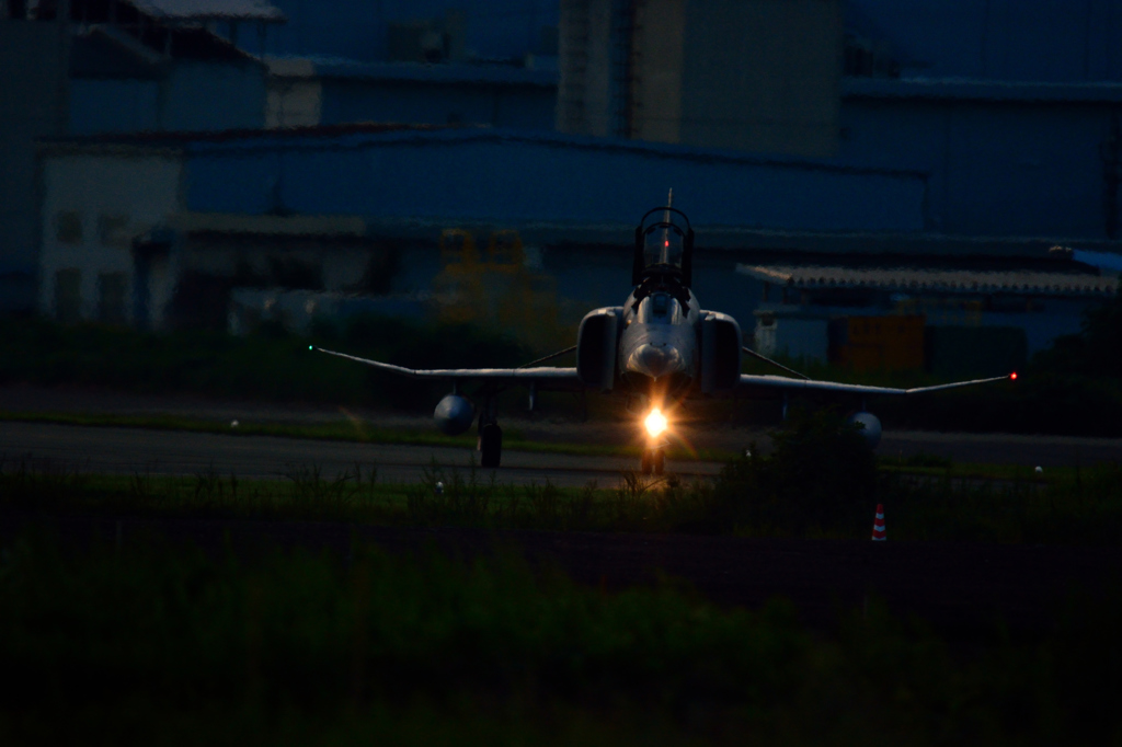 F4  e