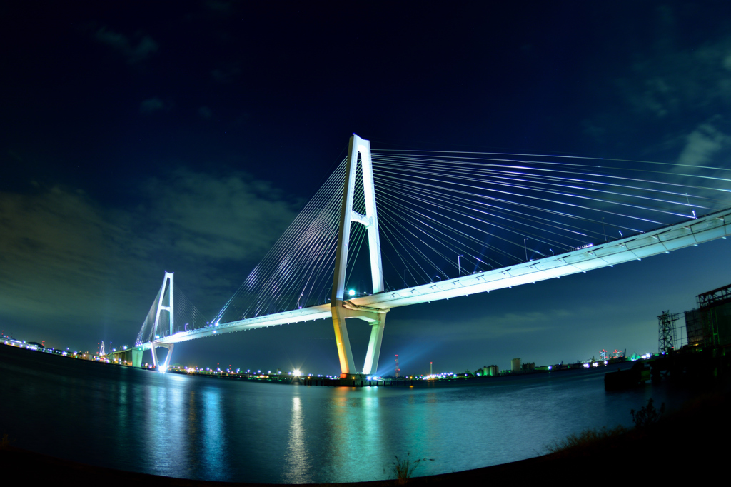 トリトン全景