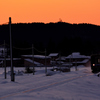 雪景色　始発の街角