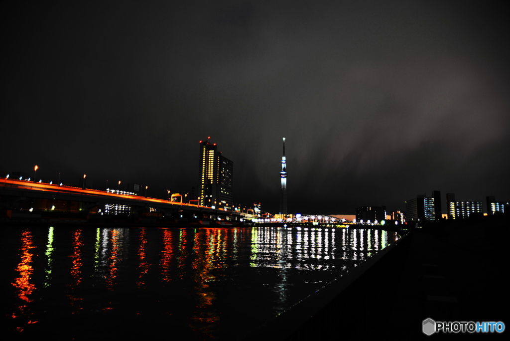 隅田川の夜