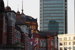 朝の赤れんが駅舎