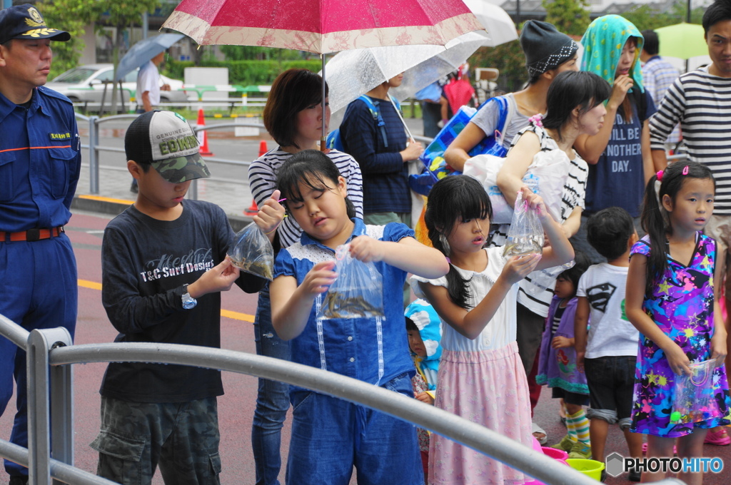 ドジョウつかみ取り大会－４