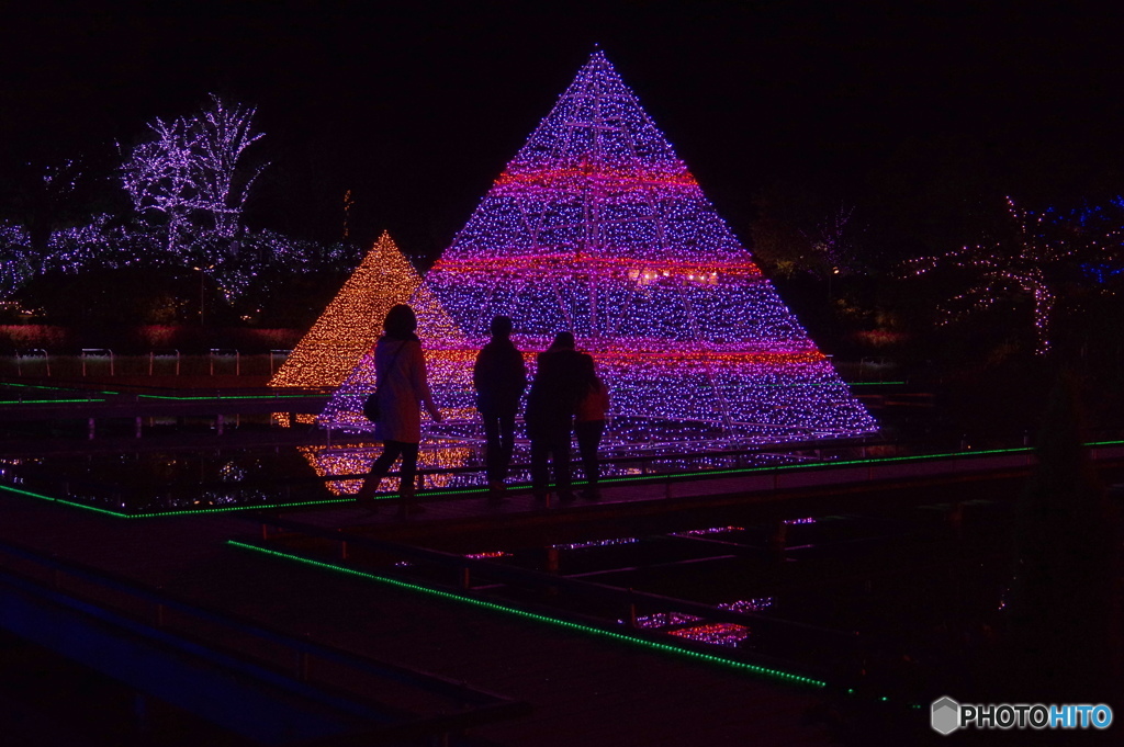 光のピラミッド－２
