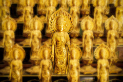 黄金色の観音像