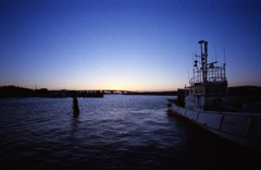 夕暮れの浜名湖(舞阪漁港)