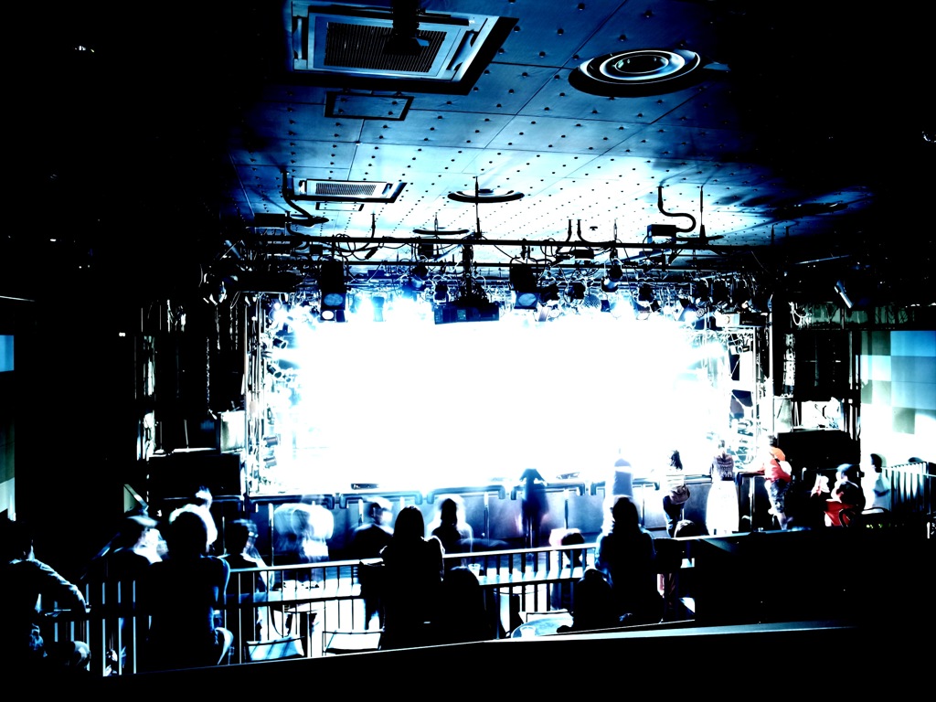 光と音に魅せられて