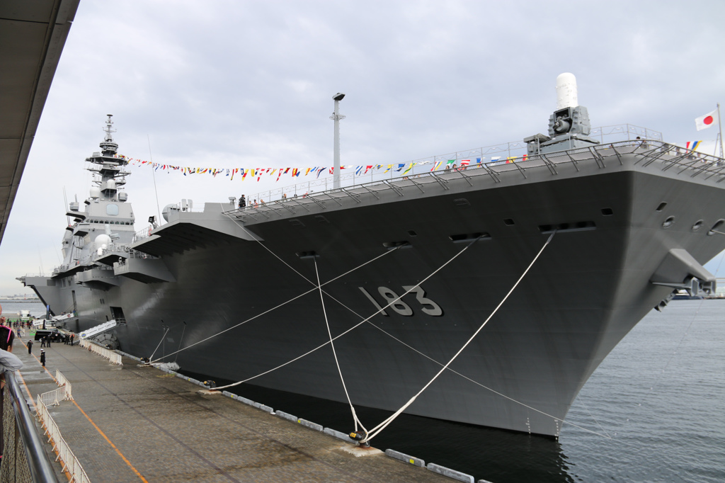FLEET WEEK いずも 正面