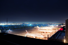 夜の空港