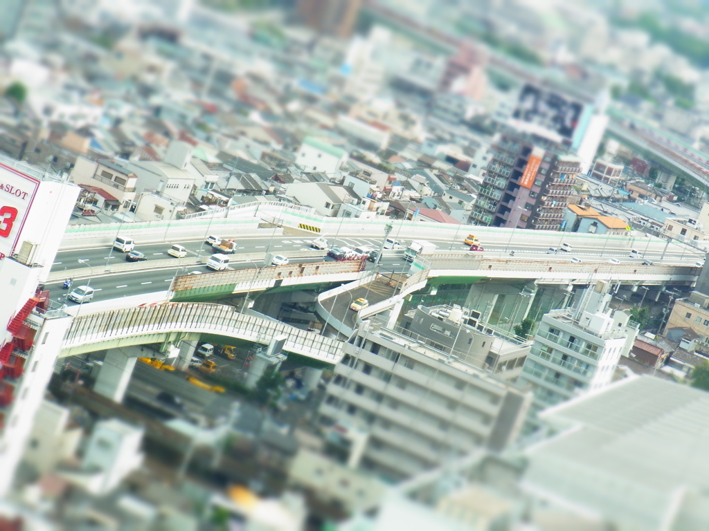 高速は安全運転で。