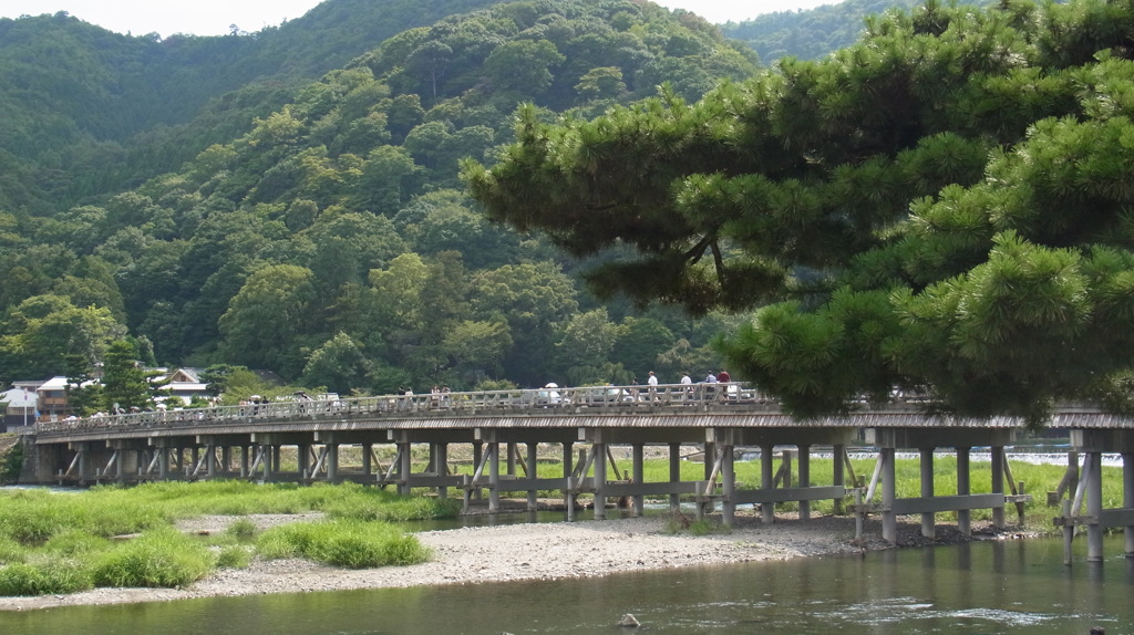渡月橋にきました。