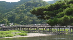 渡月橋にきました。