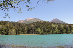 初夏のオンネトー湖