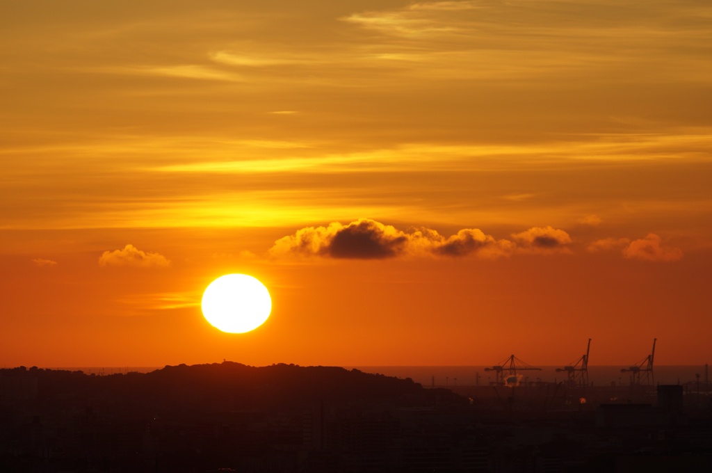 響灘に落ちる夕日