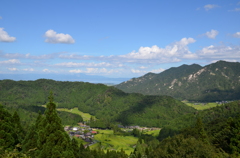 畑の棚田を一望