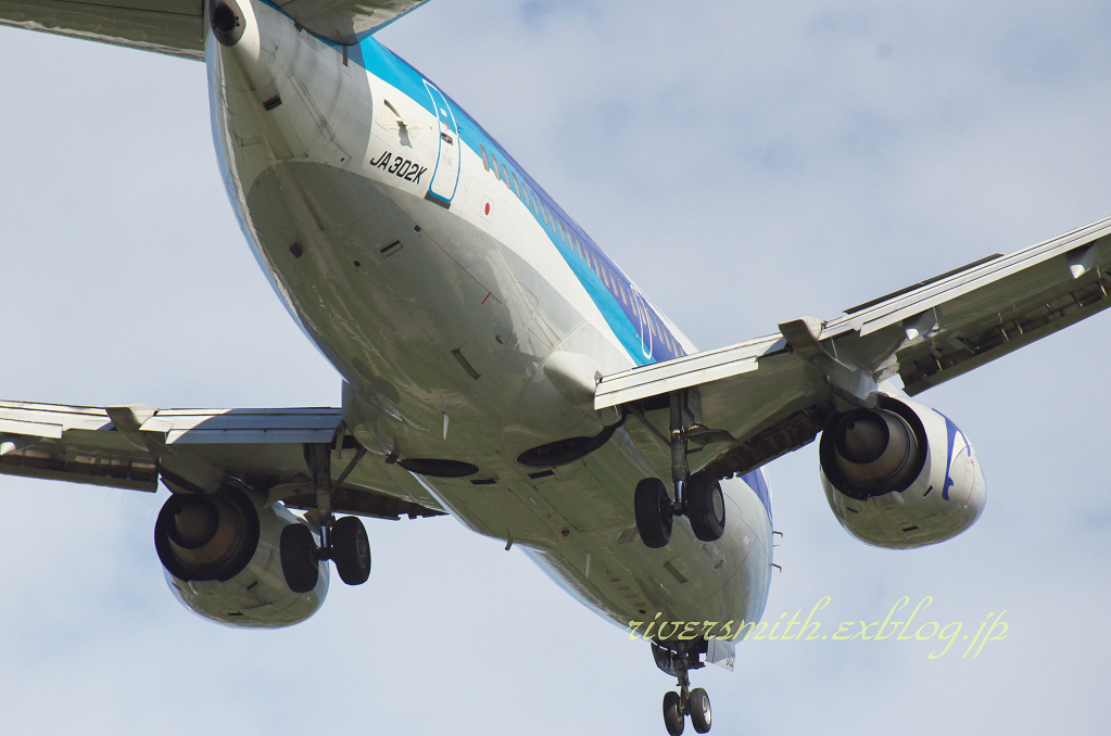 函館空港ANAウイングス Boeing 737-500着陸2
