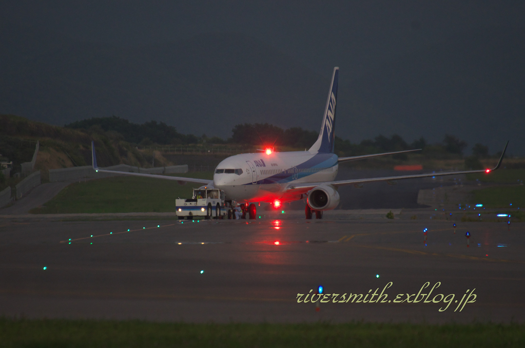 函館空港　ANAエァーニッポン B737-881 JA62AN離陸