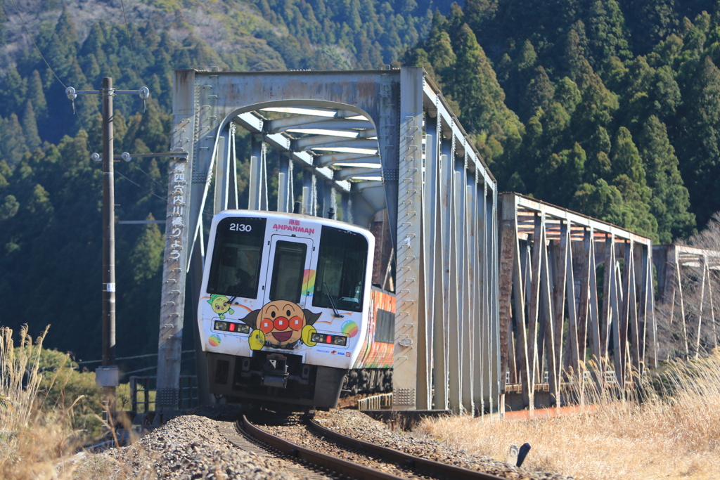 2000系アンパンマン列車　下り