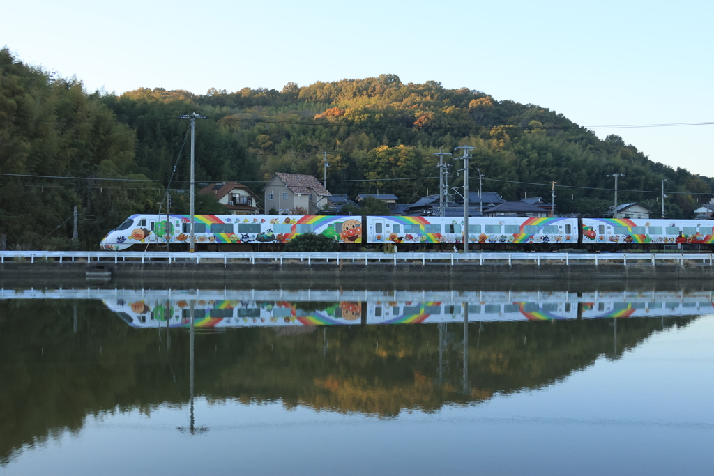 しおかぜアンパンマン列車