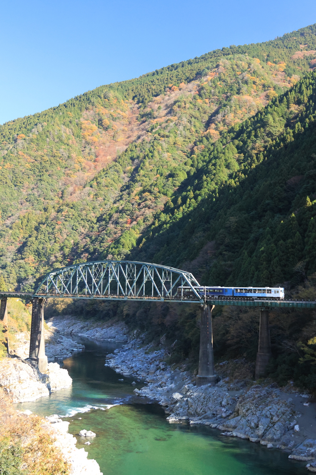 藍よしのがわトロッコ