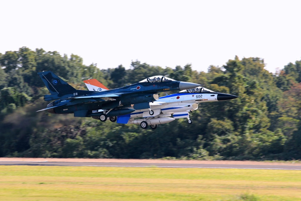 F-2 タンデム離陸