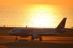 夕暮れのJETSTAR