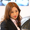 スーツの女性