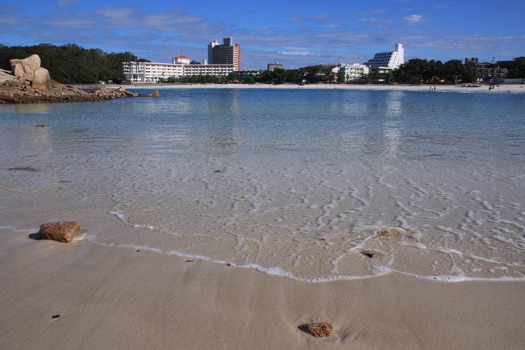 朝の砂浜