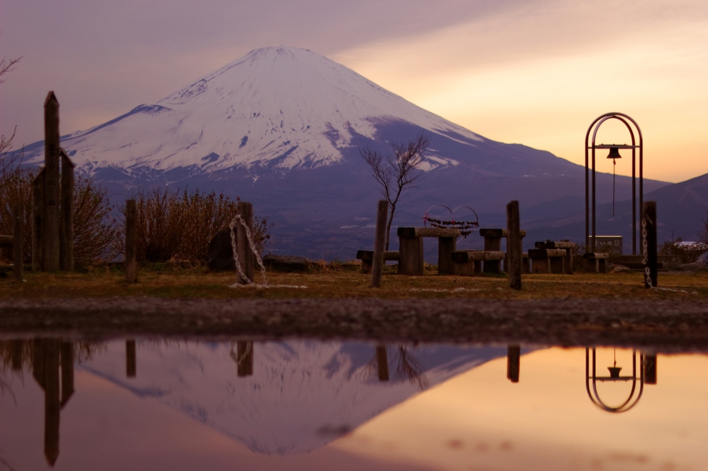 水たまりに写り込む富士山♪