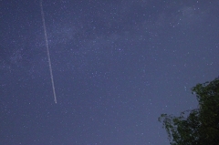 星空に飛行機・・・
