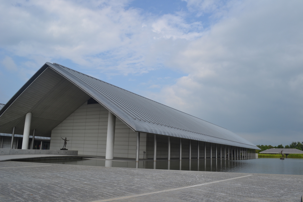 滋賀県　佐川美術館