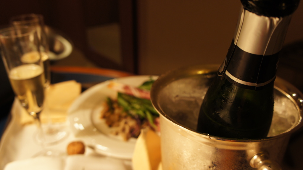 シャンパンゴールド