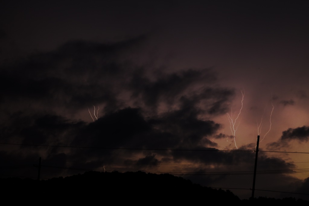 遠くの雷