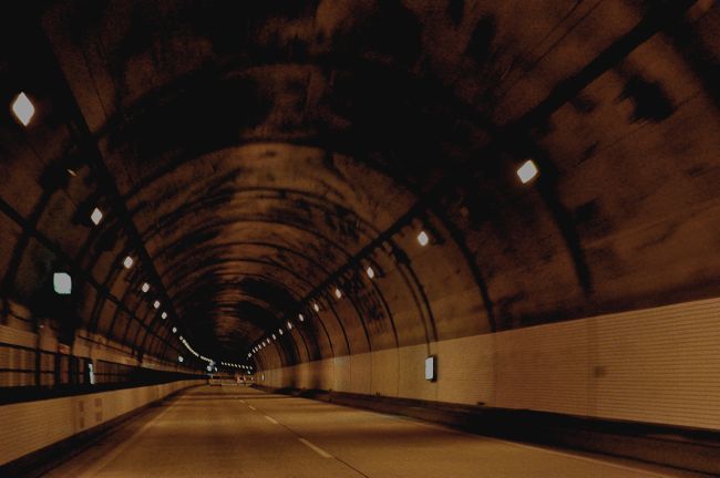 トンネル