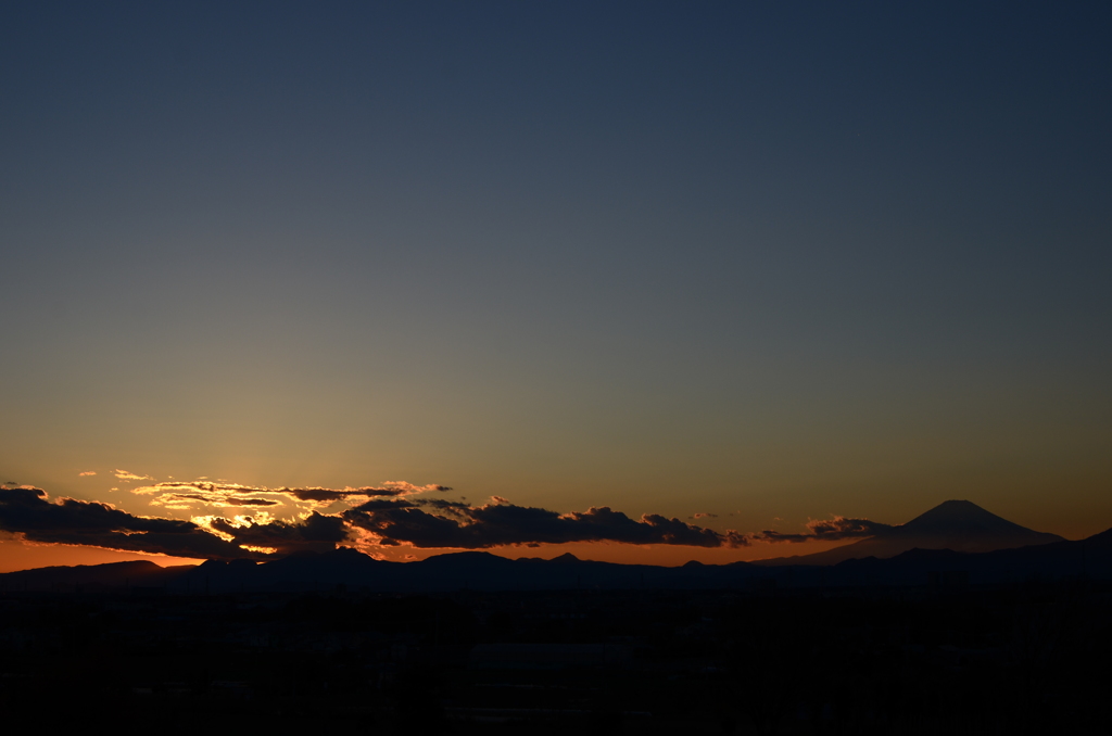 恥ずかしがり屋な夕日さん