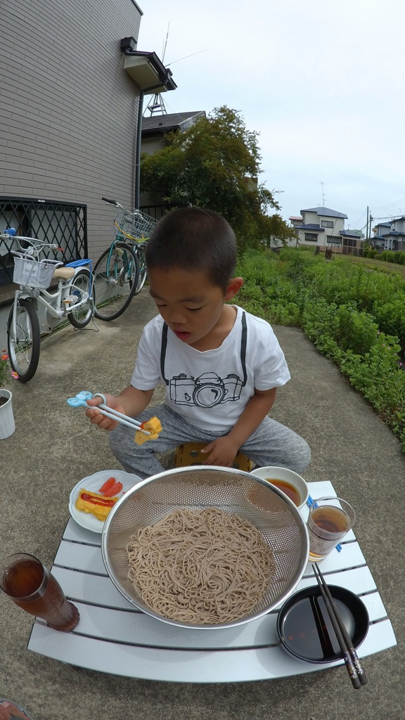 カメラ小僧と蕎麦