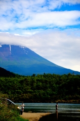 富士山と釣り人・西湖