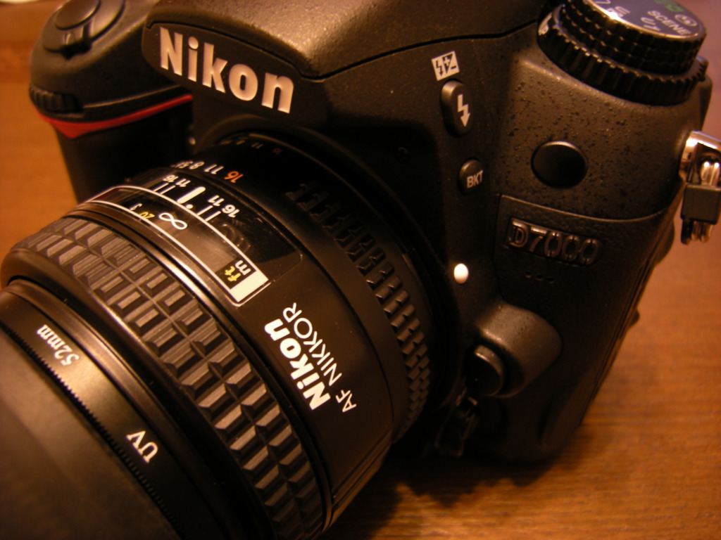 D7000