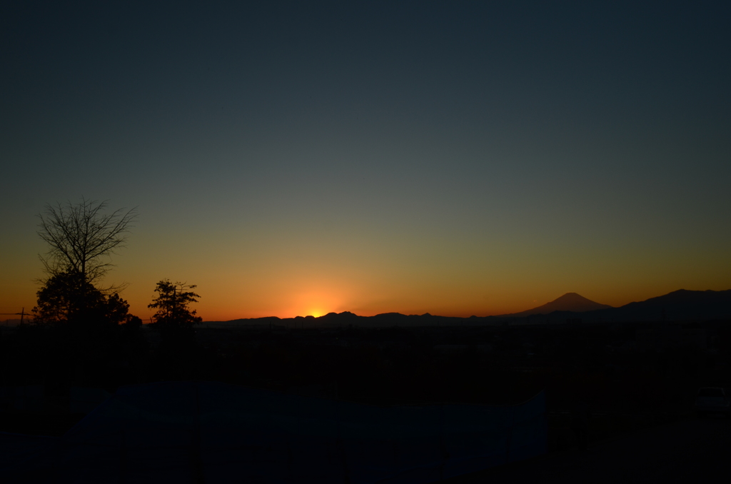 夕暮れ、雲一つ無く。