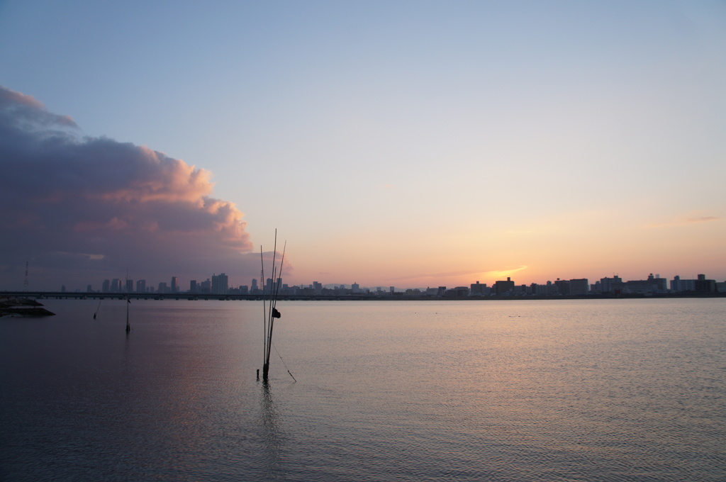淀川河口で日の出を待つ
