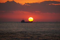 明石海峡に沈む太陽