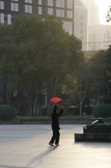 太極拳をする人