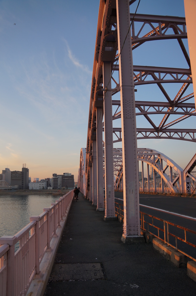 夕暮れの十三大橋